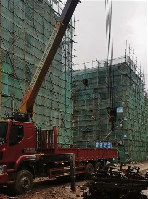 殷都区“慢工细活”—— 吊车的 “微动控制” 技术