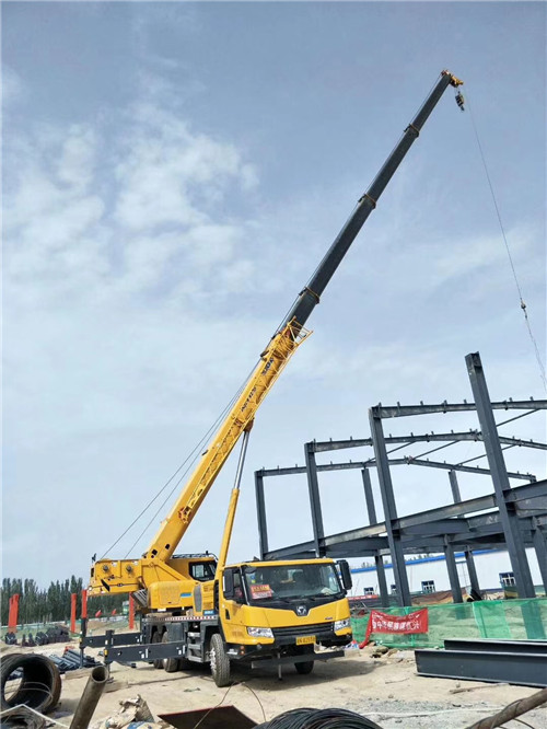 殷都区超高层建筑钢结构吊装案例